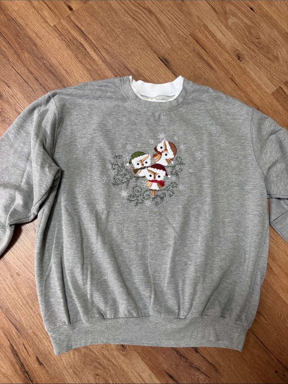 Vintage Morning Sun Crewneck Sweatshirt w/ Embroidered Holiday Owl Trio, size XL